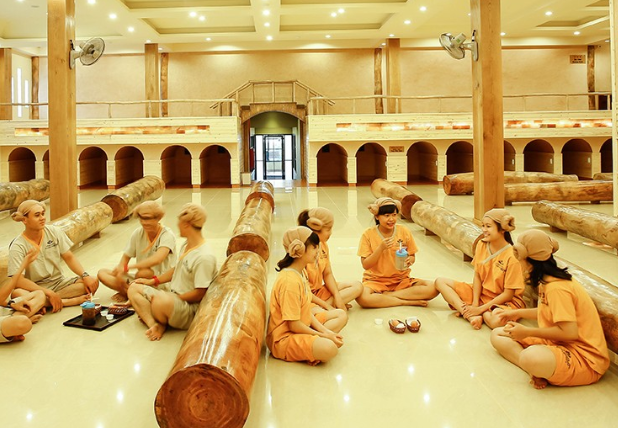 Golden Lotus Healing Spa là địa chỉ massage chân quận 7 đông khách