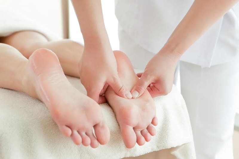 Tăng cường trao đổi chất và lưu thông máu nhờ massage chân
