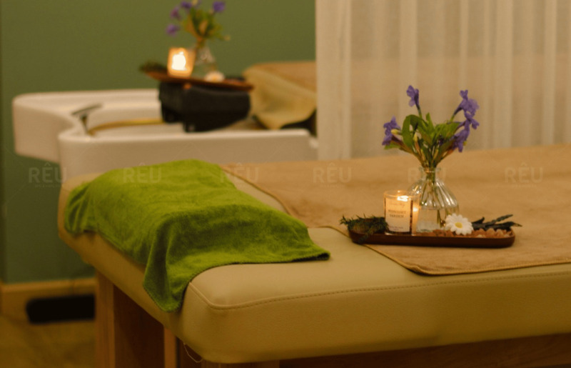 Không gian massage tại RÊU Spa