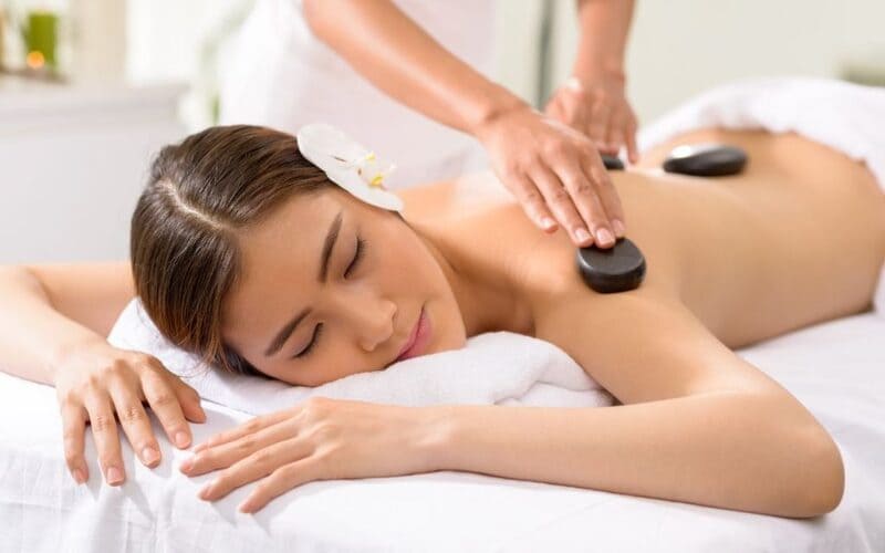 Massage đá nóng là gì?
